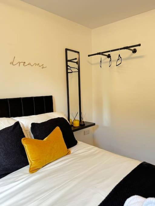 Luxury Cozy 3 Bed Apartment 5Mins From City - Free Parking! Nottingham Extérieur photo